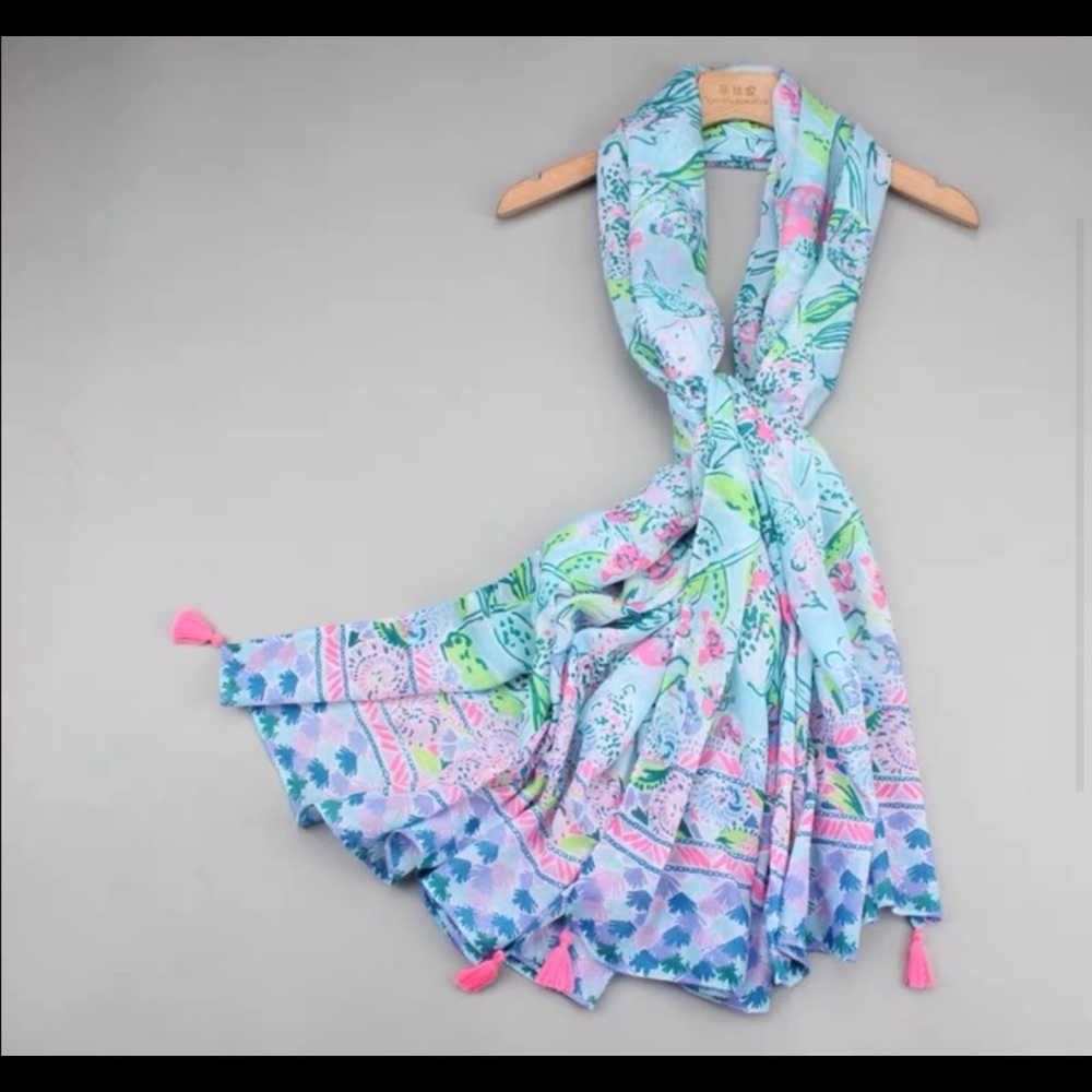 NWOT Lilly Pulitzer Resort Scarf with Tassels